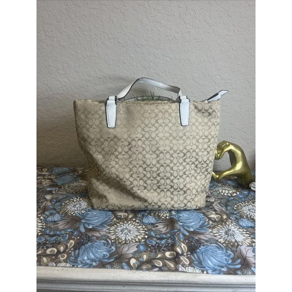 Coach Reptile Stripe Signature C Classic Bag / Tote / Purse - Picture 2 of 15